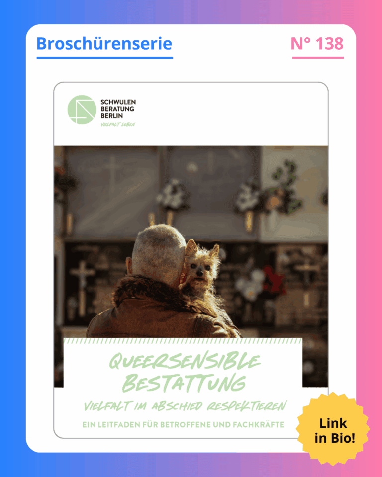 Grafik. Da steht: "Broschürenserie. Nummer 138. Titelblatt der Broschüre. Da steht groß in grüner Schrift auf weißem Hintergrund: „Queersensible Bestattung – Vielfalt im Abschied respektieren - Ein Leitfaden für Betroffene und Fachkräfte“. Über der Schrift ist ein Foto einer Person zu sehen. Wir sehen die Person von hinten. Das Bild zeigt ihren Hinterkopf und die obere Hälfte ihres Oberkörpers. Wir sehen die kurzen, grauen Haare der Person und den braunen Mantel, den die Person trägt. Sie hat einen kleinen braunen Hund auf dem Arm, der über die rechte Schulter der Person direkt in die Kamera blickt. Das Foto ist so gewählt, dass man nicht sicher ist, welches Geschlecht oder welche Geschlechtsidentität die Person hat." Link in Bio! Um das Bild herum ist ein blau und rosafarbener Rahmen.
